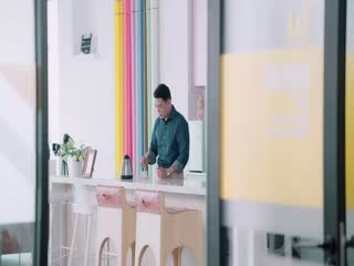 是！老板